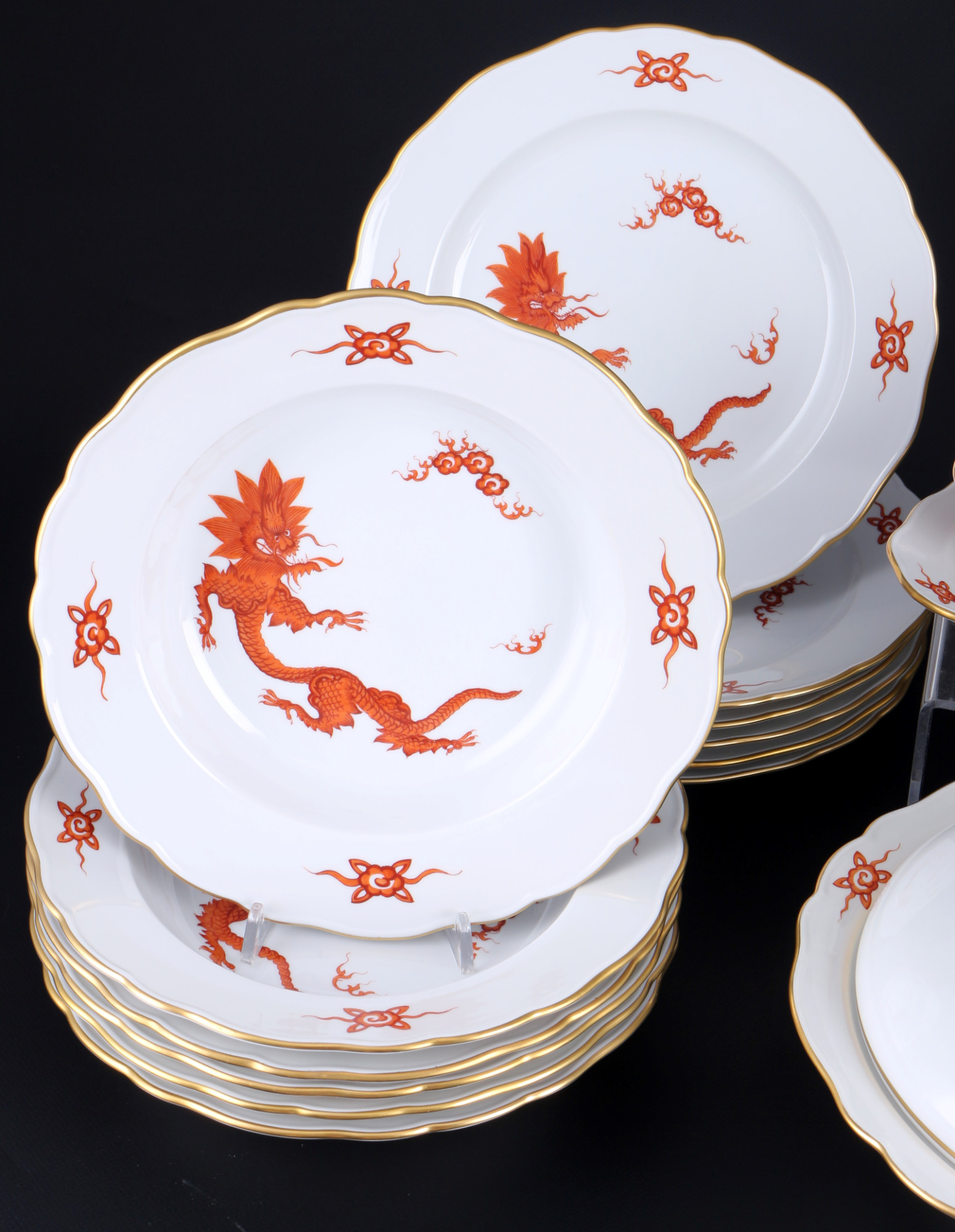 Meissen Red Ming-Dragon dinner service for 6 persons 1st choice, Speiseservice für 6 Personen 1.Wahl - Image 2 of 5