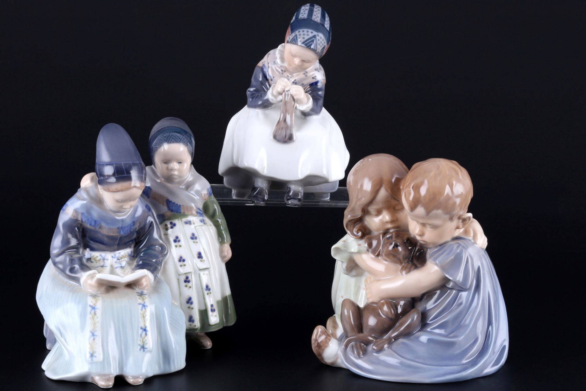 Royal Copenhagen 3 Kinderfiguren, porcelain children figures,
