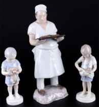 Bing & Gröndahl 3 Figuren - Bäcker und Kinderpaar, porcelain figures baker and pair of children,
