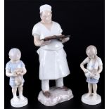 Bing & Gröndahl 3 Figuren - Bäcker und Kinderpaar, porcelain figures baker and pair of children,