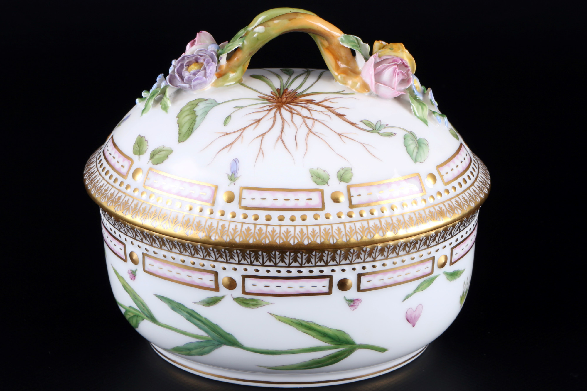 Royal Copenhagen Flora Danica splendor lidded pot 3582 1st choice, Deckeldose,