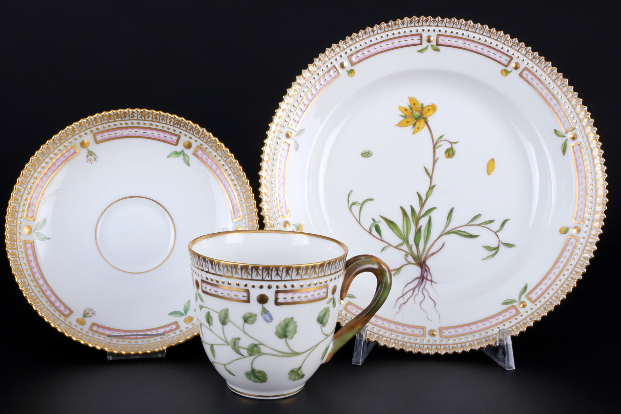 Royal Copenhagen Flora Danica coffee cup with dessert plate 3597/3573 1st choice, Kaffeegedeck,