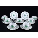 Herend Apponyi Vert 7 Teegedecke, tea cups with dessert plates,