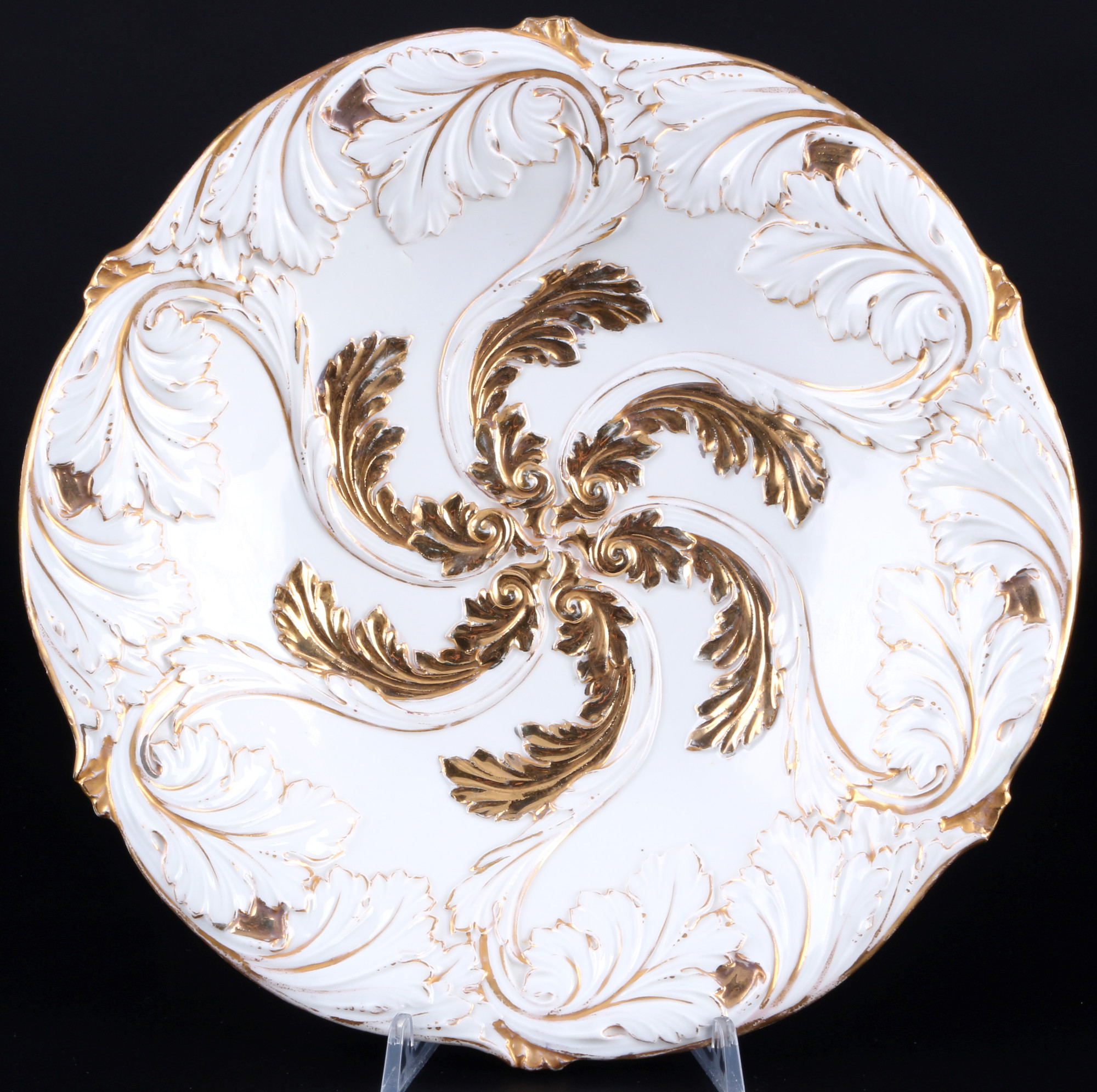 Meissen large splendor bowl with leaf relief 1st choice, knob mark, große Prunkschale 1.Wahl,