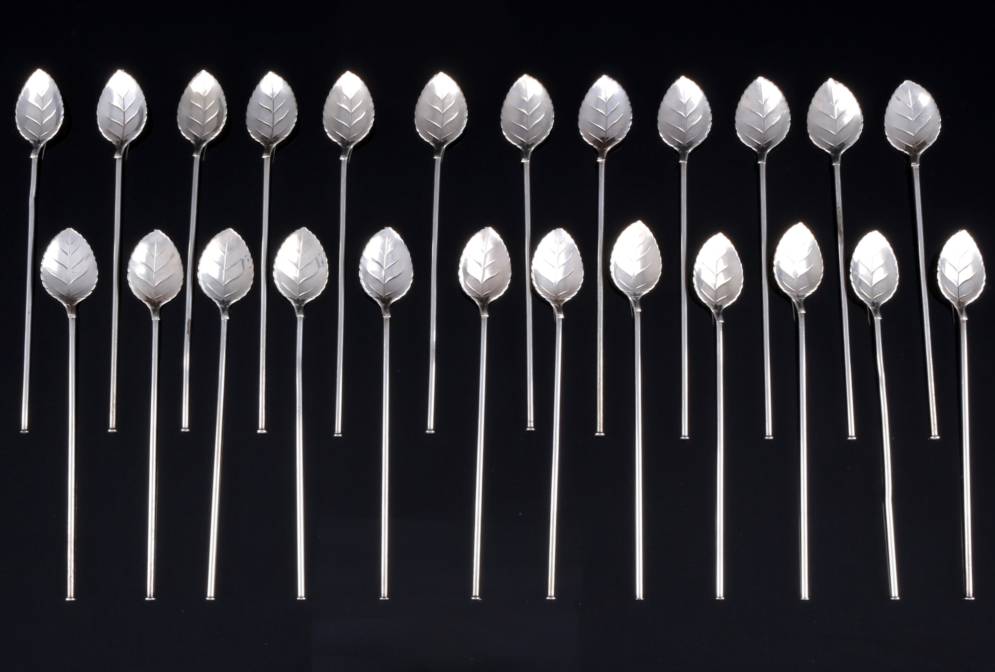 835 silver 24 spoon straws with leaf décor, Chr. Widmann, Silber Löffelhalme, - Image 2 of 5