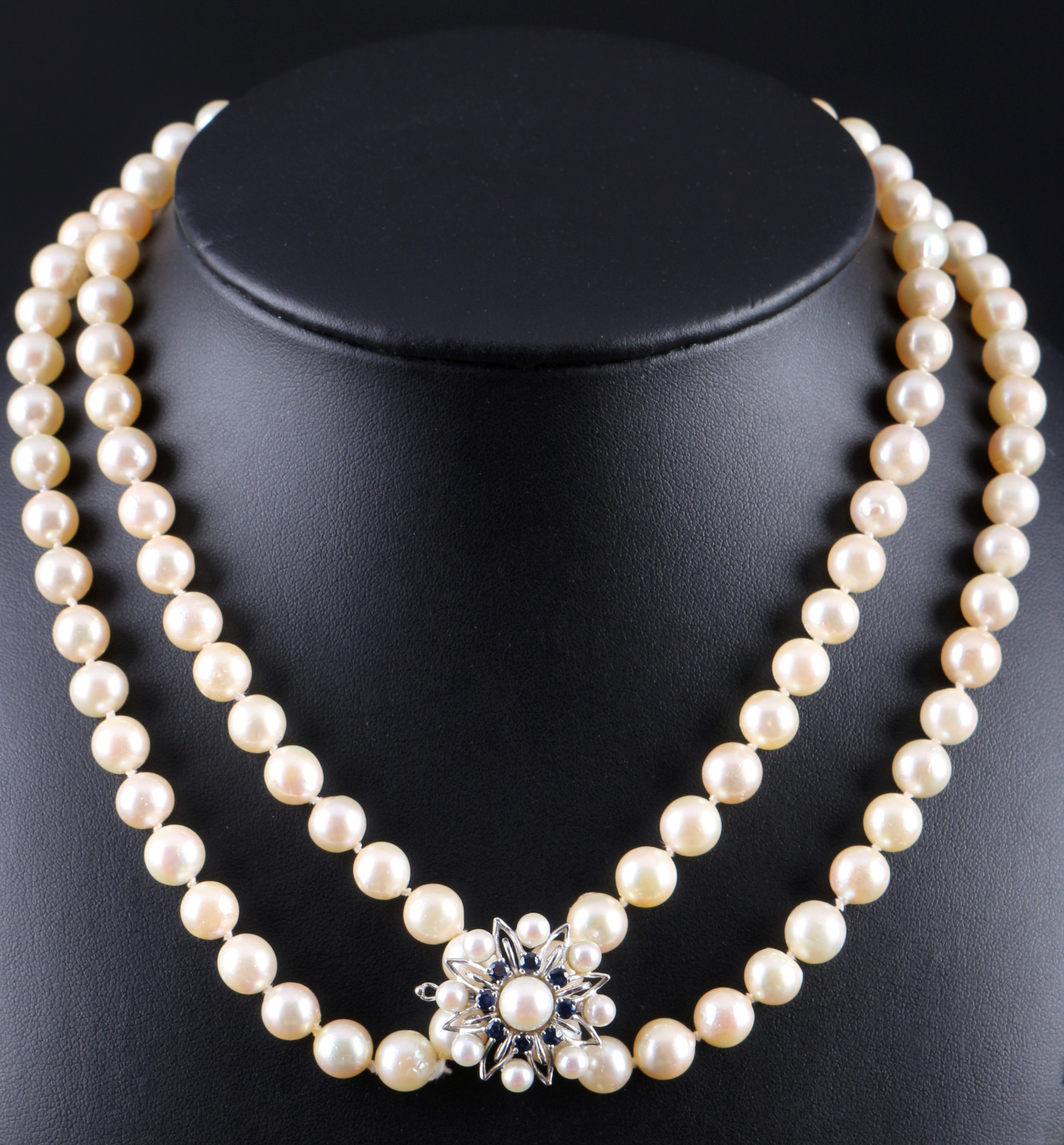 Pearl necklace with large 14K gold clip, Perlenkette / Collier mit 585 Gold Clipverschluss,