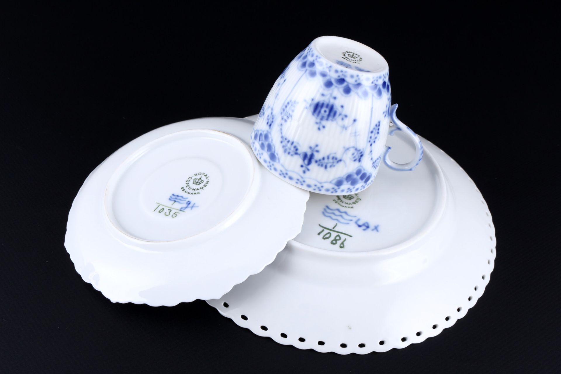 Royal Copenhagen Musselmalet Full Lace 6 coffee cups with dessert plates 1035/1086 1st choice, Voll - Image 3 of 3