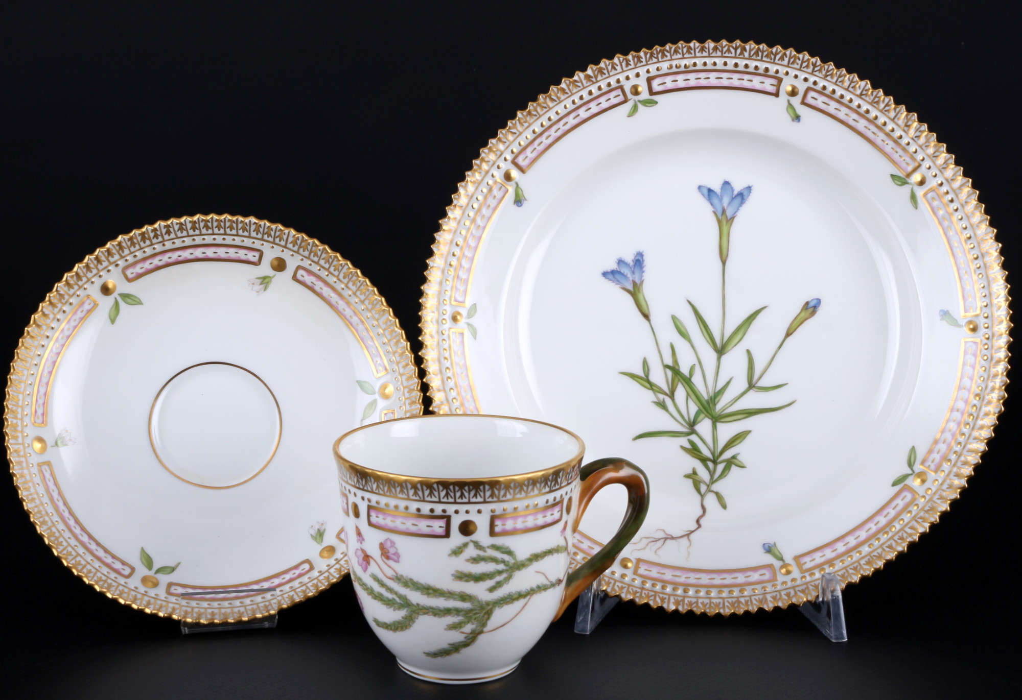 Royal Copenhagen Flora Danica coffee cup with dessert plate 3597/3573 1st choice, Kaffeegedeck,