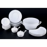 KPM Berlin Kurland 19-teiliges Porzellan Lot, 19-piece porcelain lot,