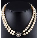 Zweireihige Perlenkette mit 585 Goldverschluss und Diamanten, two-rowed pearl necklace with 585 gold