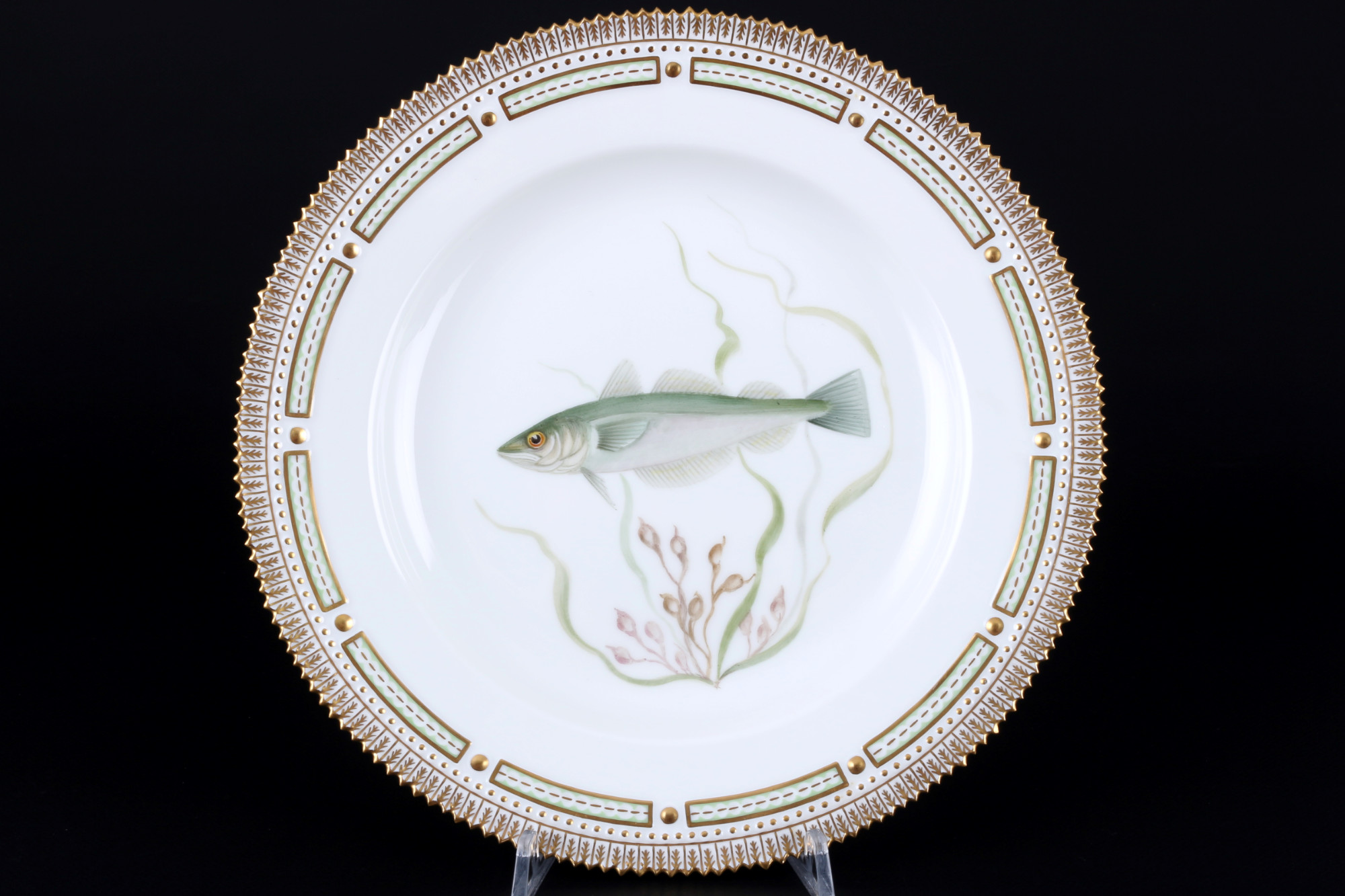 Royal Copenhagen Flora Danica Fish dinner plate 3549 1st choice, Speiseteller,