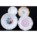 Meissen 3 Prunkteller und Prunkschale mit Muschel- & Blumenrelief, splendor plates and bowl,