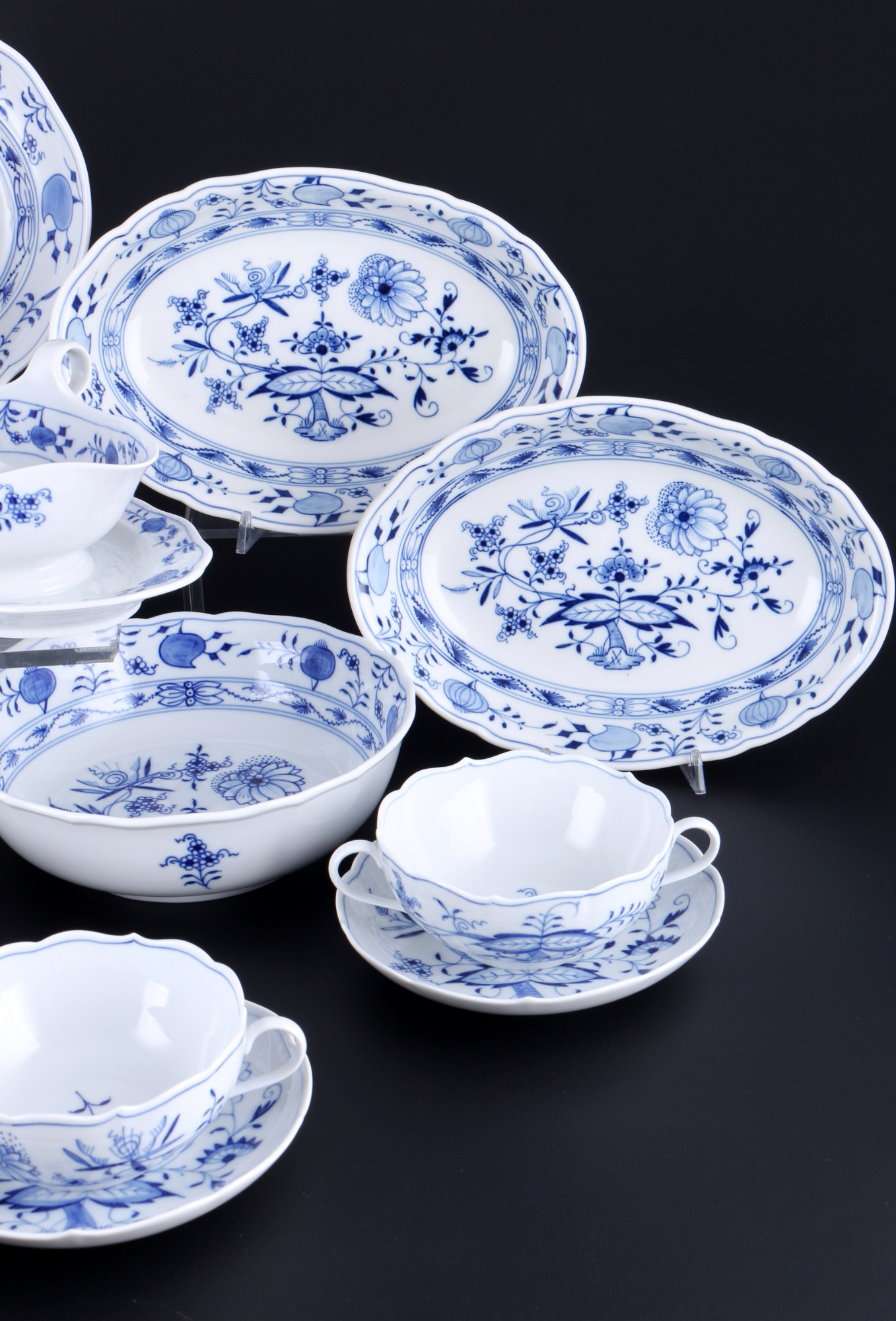 Meissen Onion Pattern dinner service for 6 persons 1st choice, Speiseservice für 6 Personen 1.Wahl, - Image 4 of 5