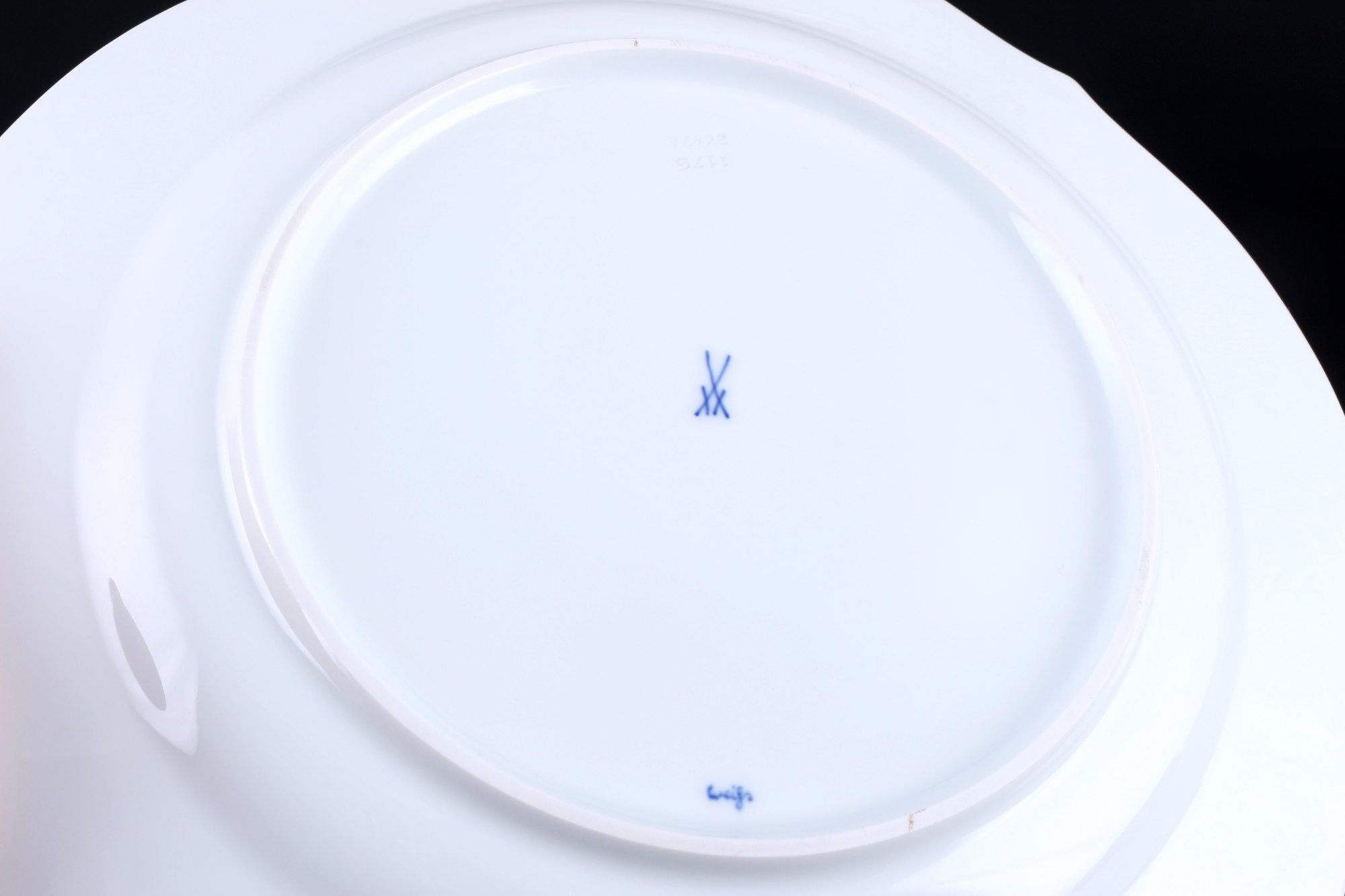 Meissen Large Neckline Relief 6 large charger plates 1st choice, Platzteller 1.Wahl, - Image 5 of 5