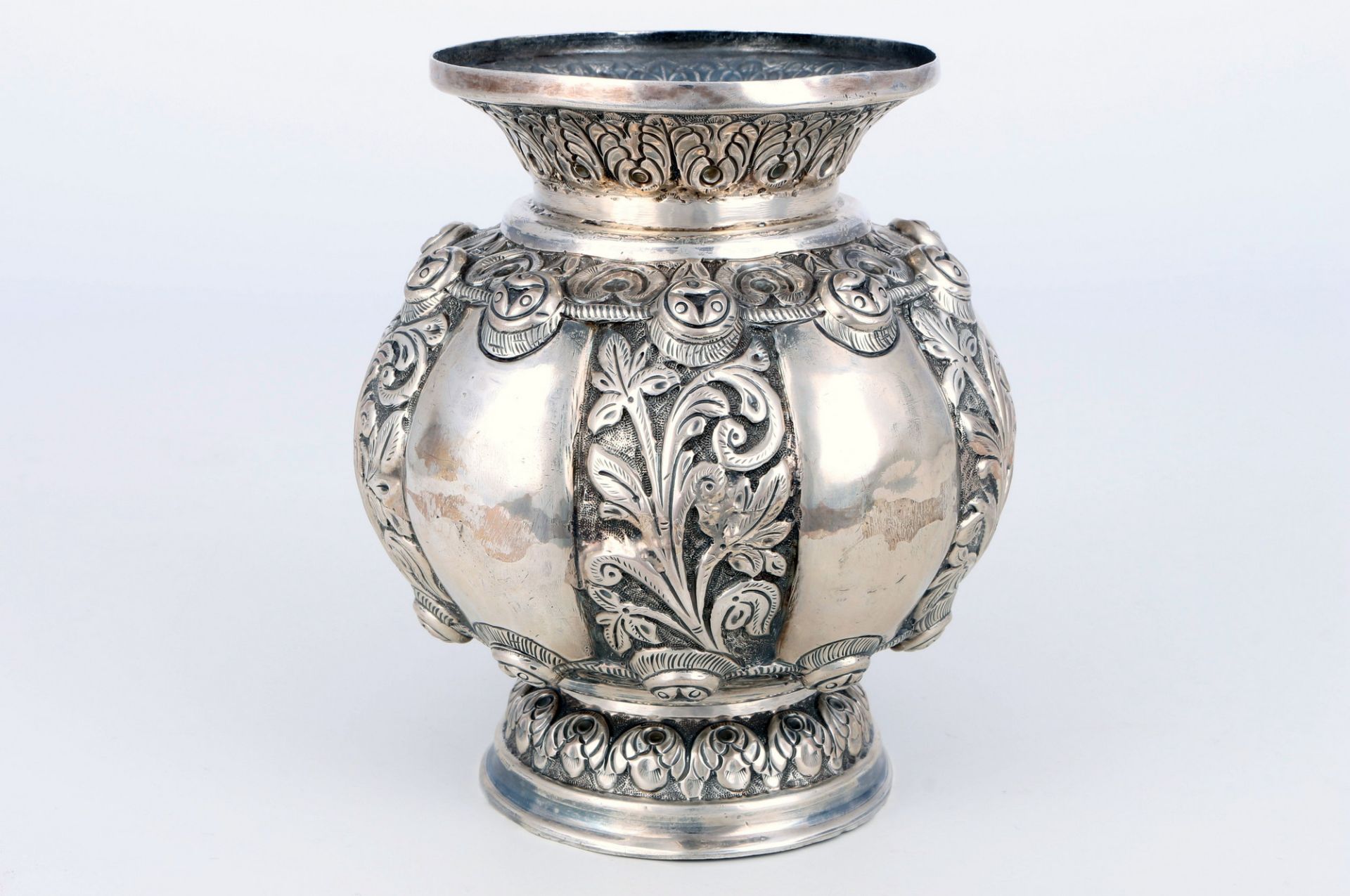 925 Silber Bauchvase mit Blattdekor, sterling silver bellied vase, - Bild 2 aus 4