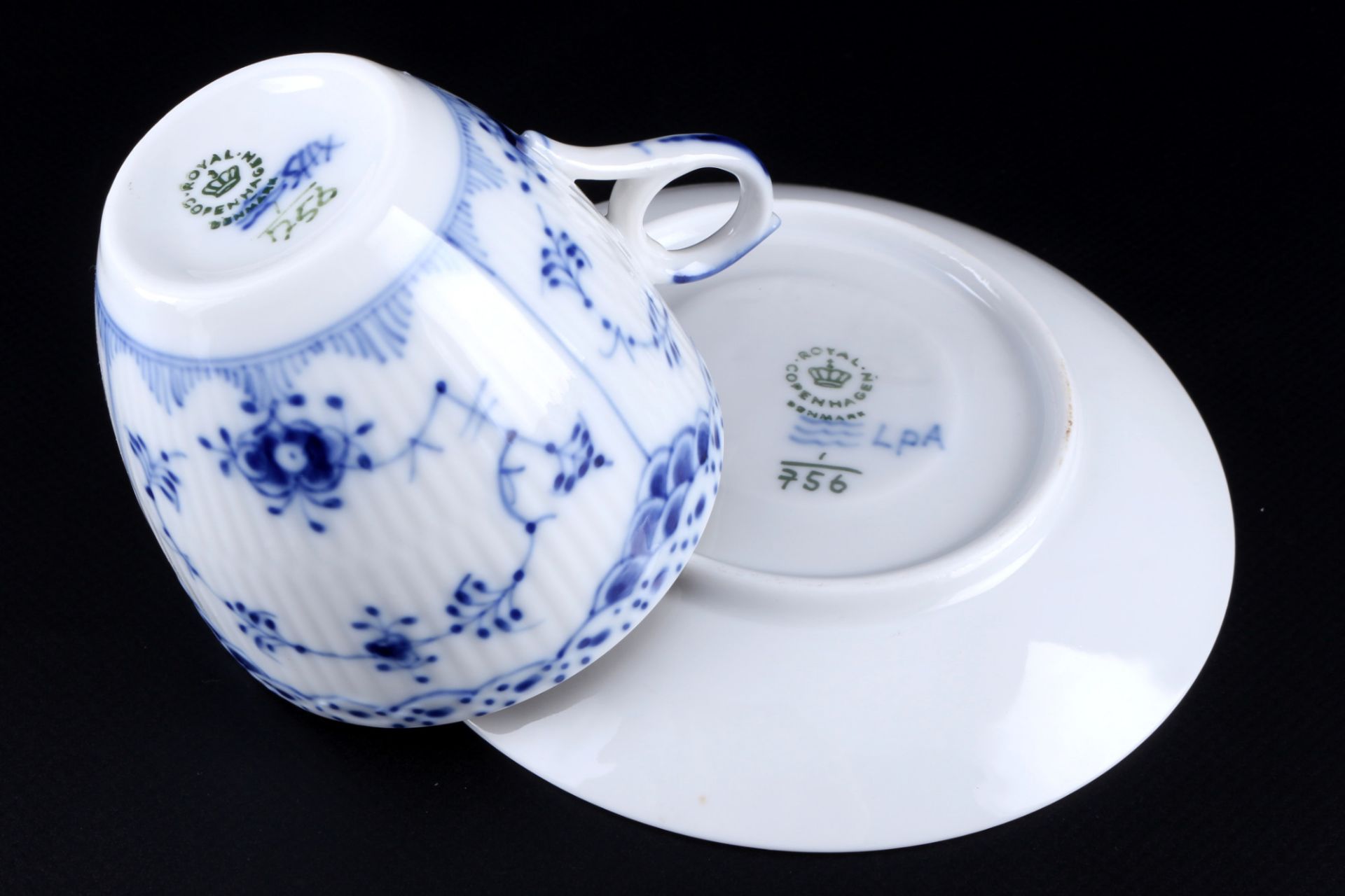 Royal Copenhagen Musselmalet 12 coffee cups with saucers, Kaffeetassen, - Image 3 of 3