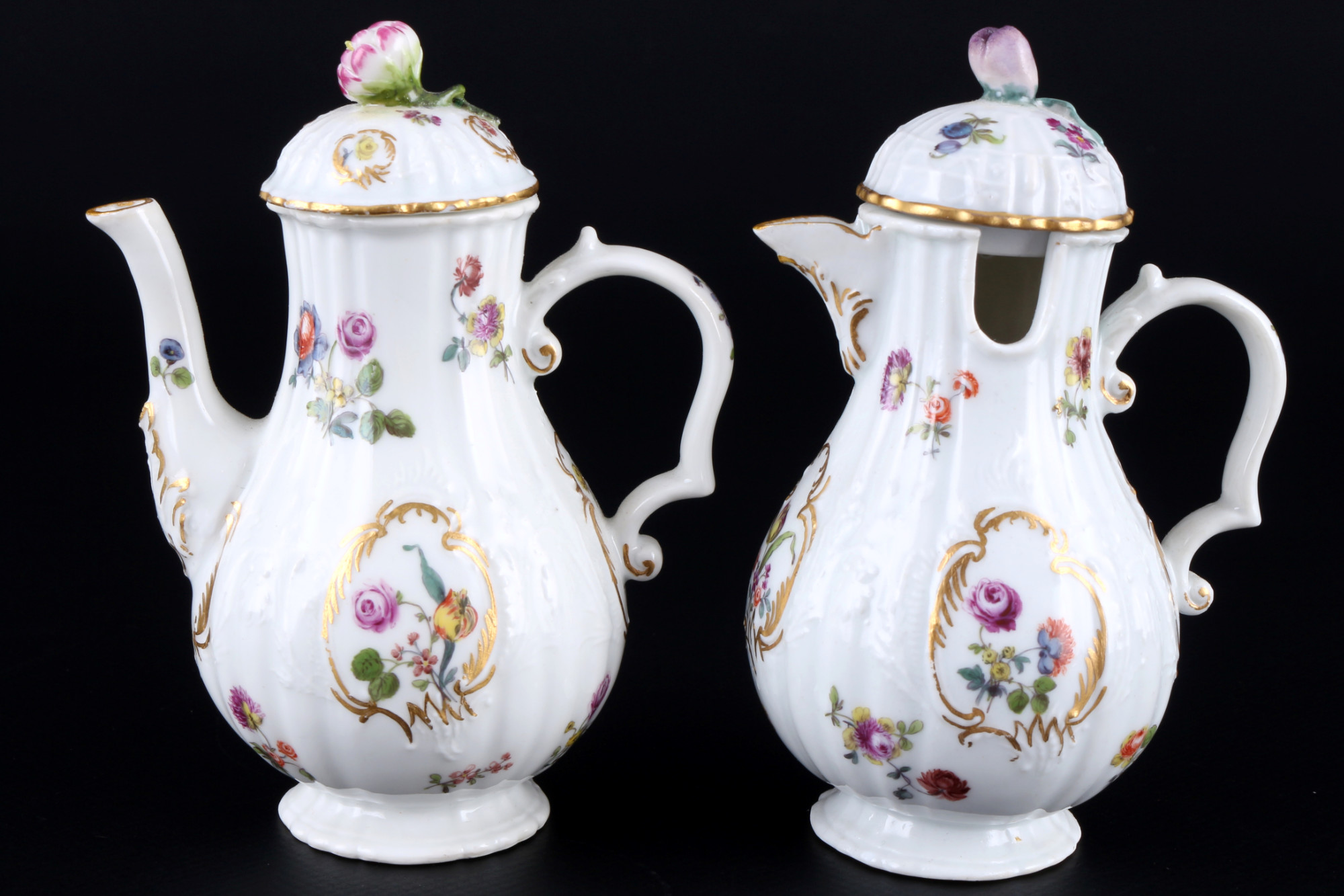 Meissen Flowers 2 small jugs 18th century, Kännchen 18. Jahrhundert,