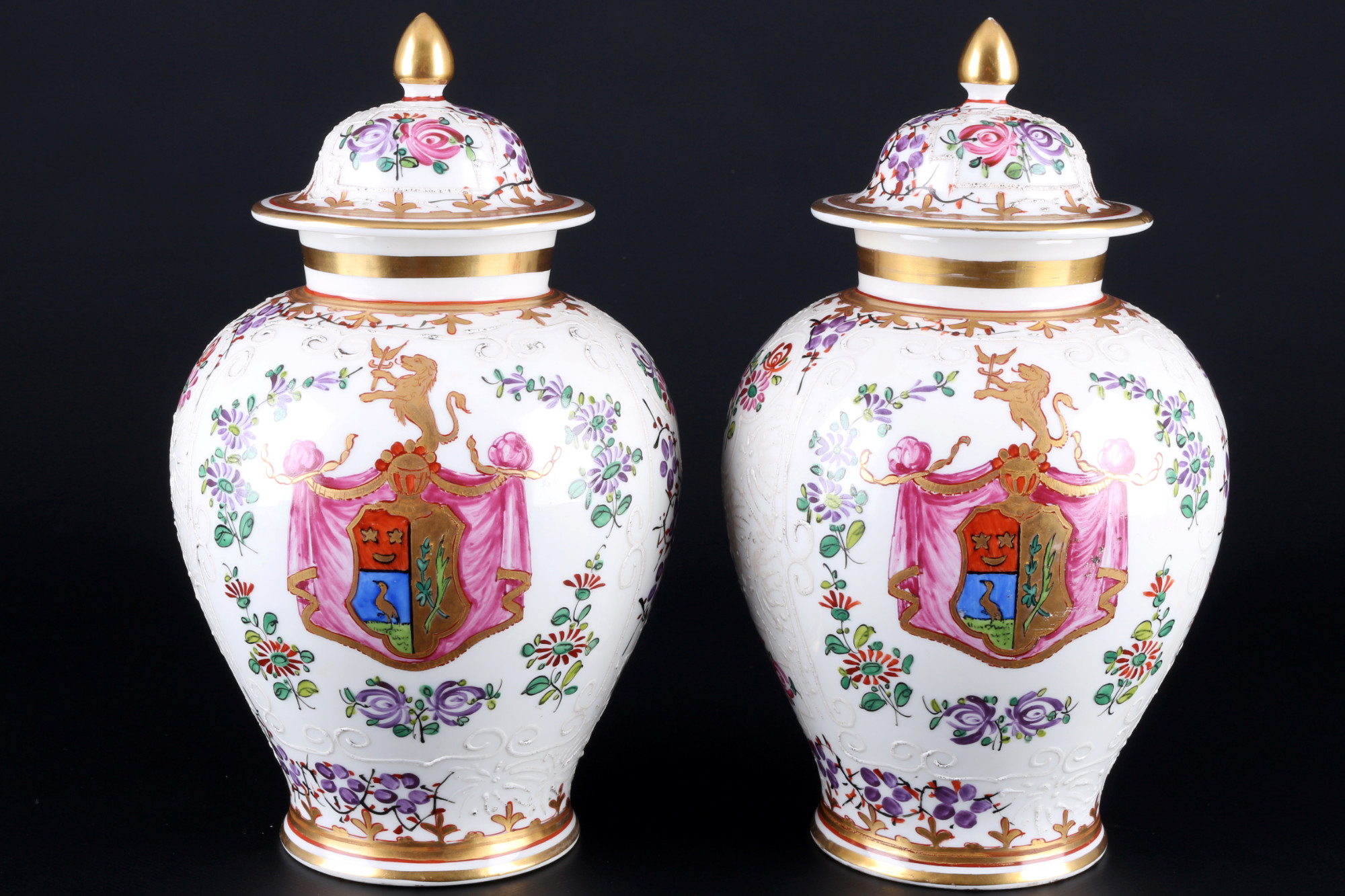 Large pair of lidded vases Compagnie des Indes, Paar Deckelvasen,