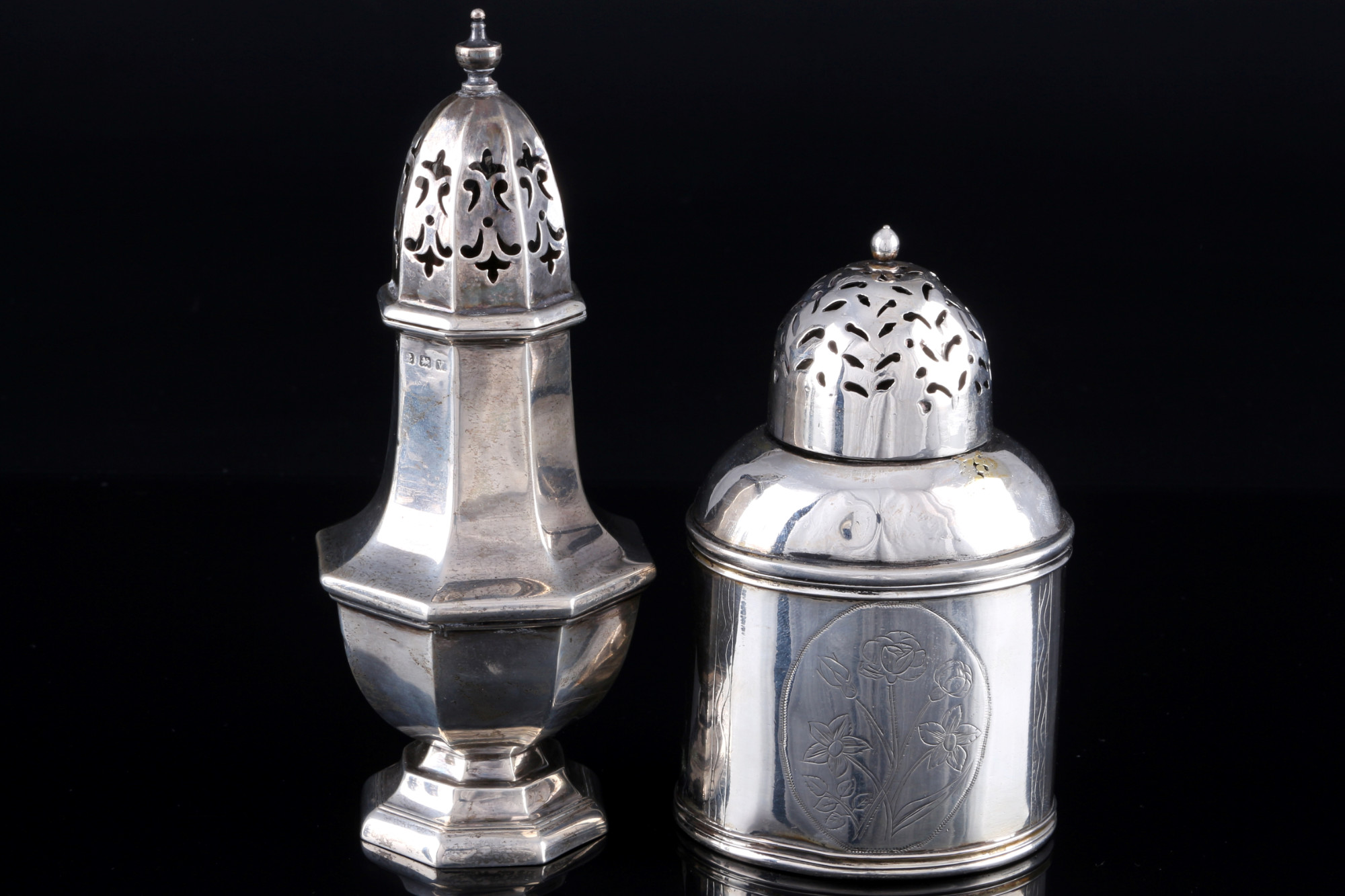 812,5 - 925 silver 4 muffineers / sugar shakers, including England & Denmark, Silber Zuckerstreuer, - Image 3 of 4