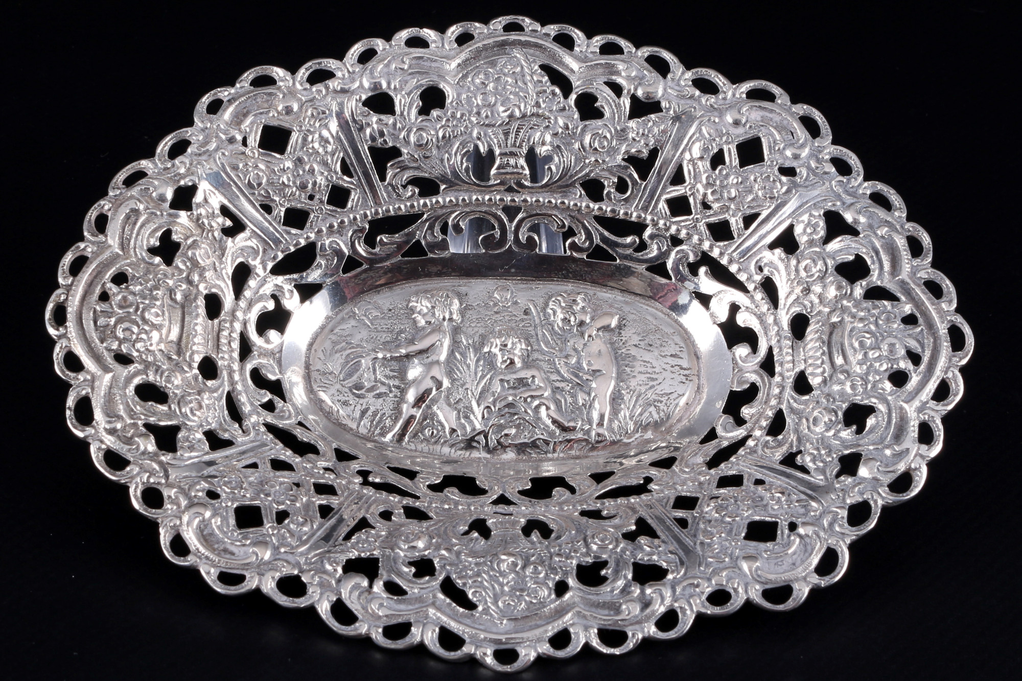 800 / 835 silver 3 cutwork bowls with cherub and shephard sceneries, Silber Durchbruchschalen, - Image 4 of 5