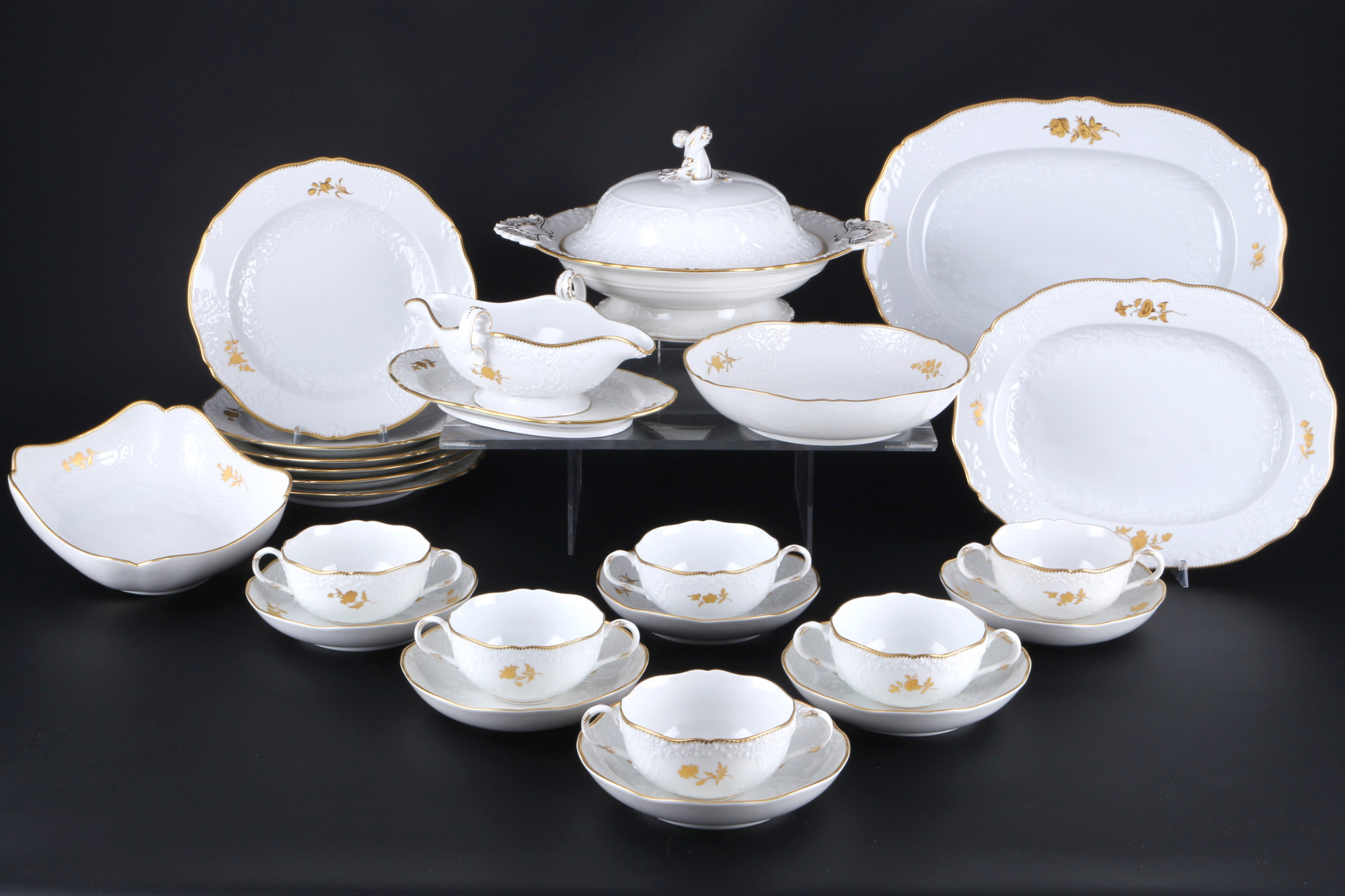 Meissen Neumarseille Goldblume / Goldzweig Speiseservice für 6 Personen, dinner service for 6 pers.