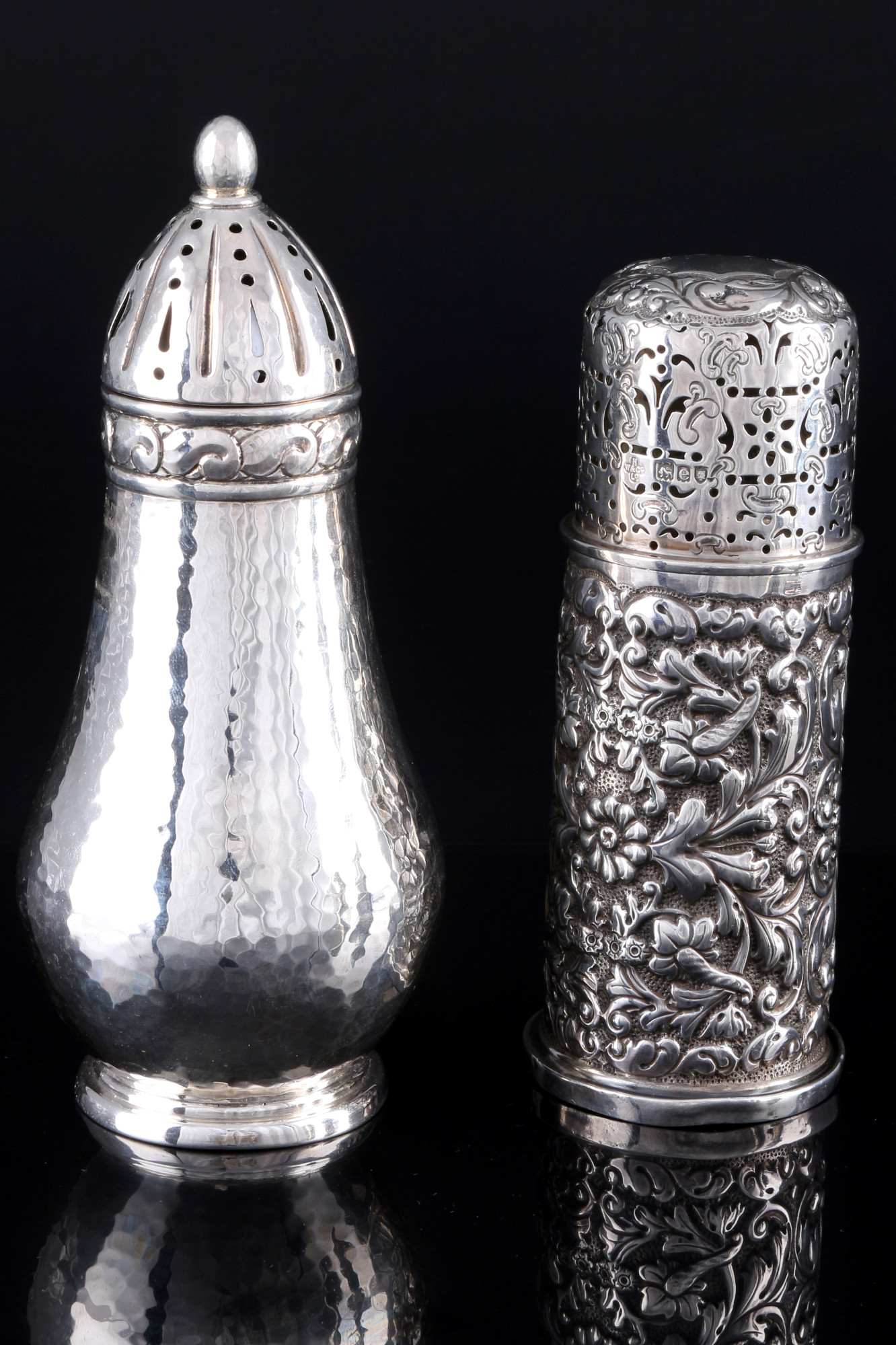 812,5 - 925 silver 4 muffineers / sugar shakers, including England & Denmark, Silber Zuckerstreuer, - Image 2 of 4