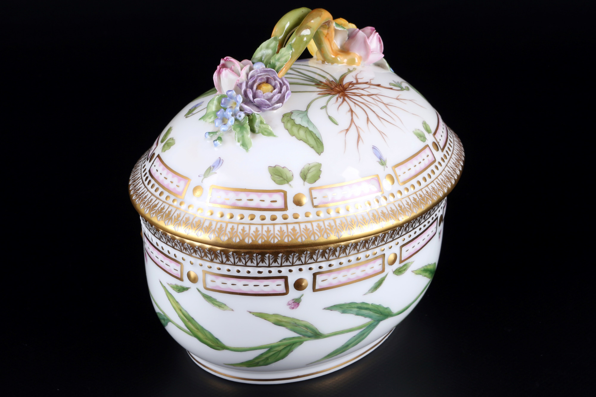 Royal Copenhagen Flora Danica splendor lidded pot 3582 1st choice, Deckeldose, - Image 2 of 7