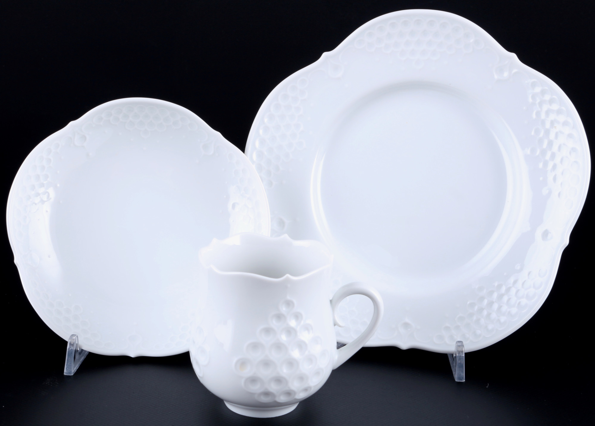 Meissen Large Neckline Relief 5 coffee cups with dessert plates 1st choice, Kaffeegedecke 1.Wahl, - Image 2 of 3