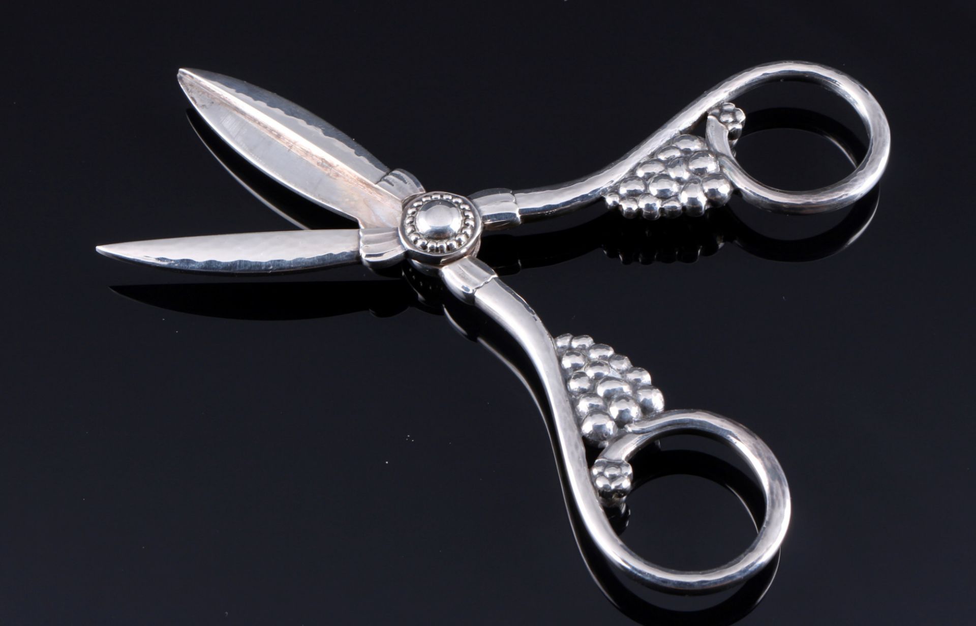 Georg Jensen Blossom / Magnolia 925 sterling silver grape scissor, Silber Traubenschere, - Image 3 of 4