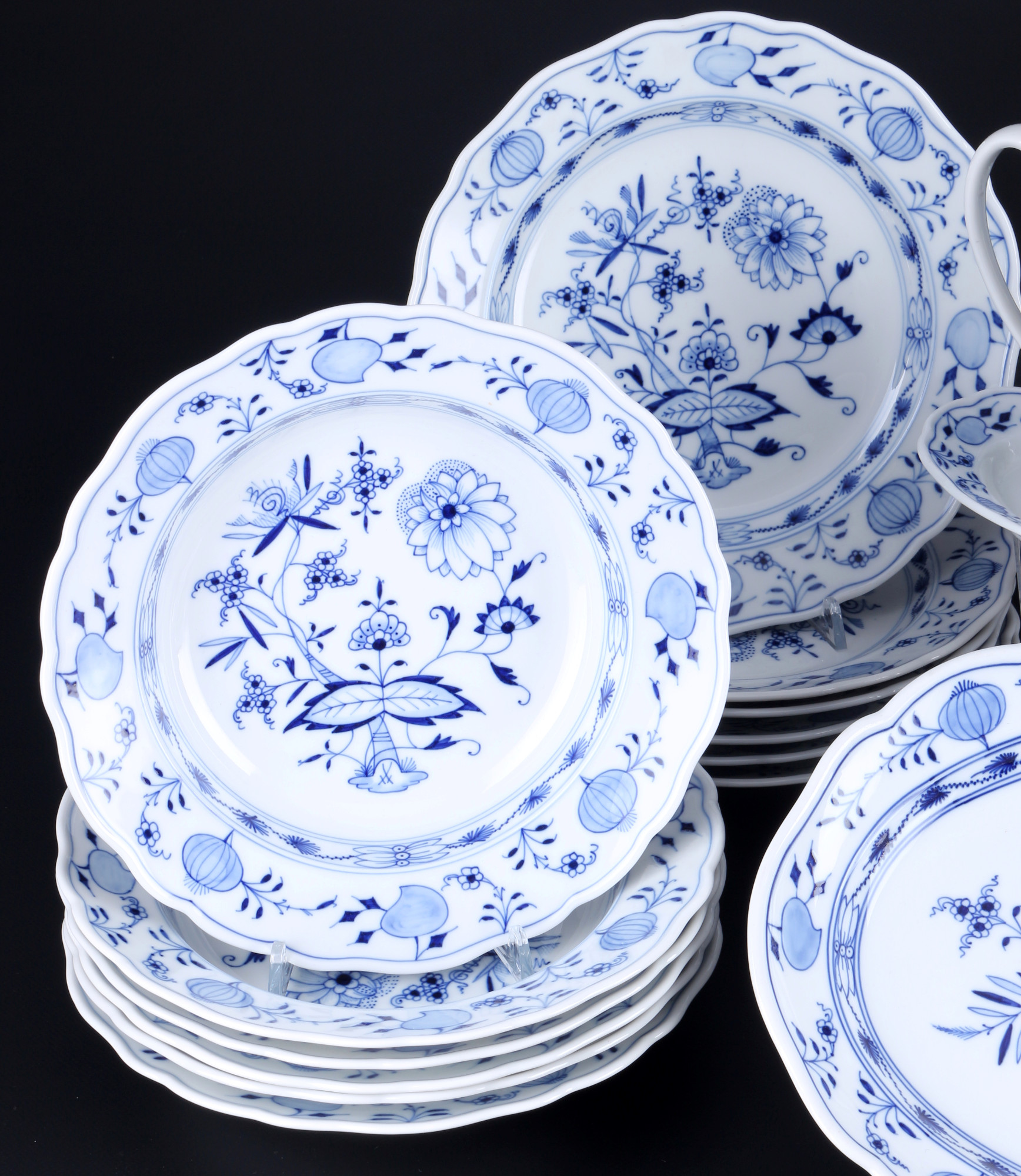 Meissen Onion Pattern extensive dinner service for 6 persons 1st choice, umfangreiches Speiseservice - Image 2 of 9