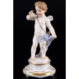 Meissen Amor eine Nase drehend 1.Wahl, Knaufmarke, mocking cupid 1st choice,