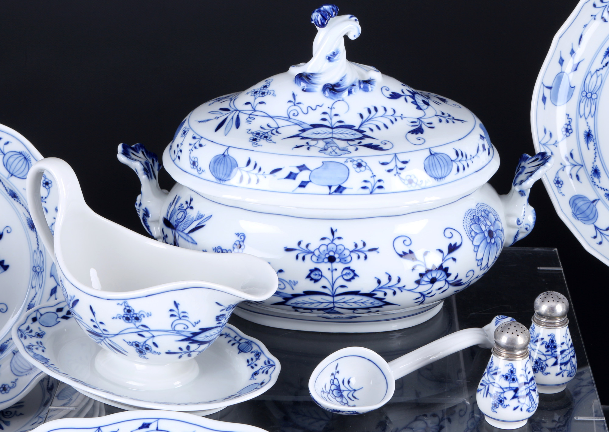 Meissen Onion Pattern extensive dinner service for 6 persons 1st choice, umfangreiches Speiseservice - Image 3 of 9