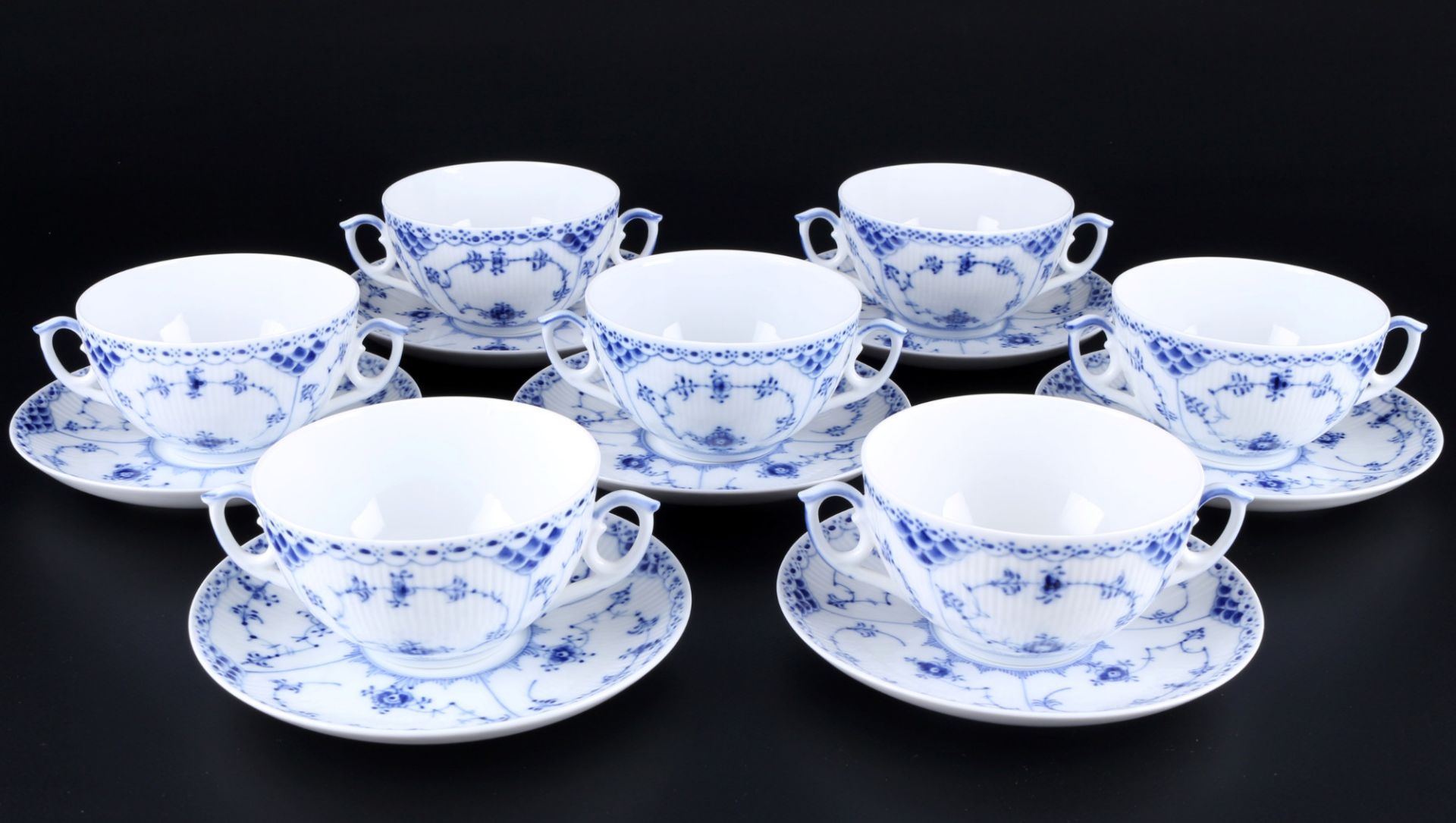 Royal Copenhagen Musselmalet 7 Suppentassen, soup cups with saucers,