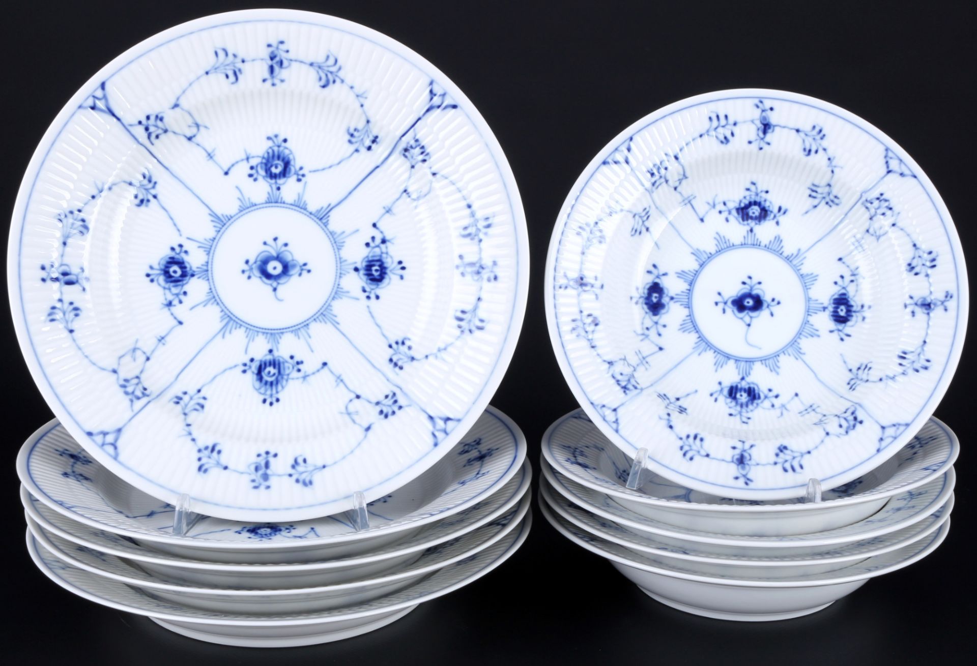 Royal Copenhagen Musselmalet Gerippt 5 Speiseteller und 5 Suppenteller, dinner und soup plates,