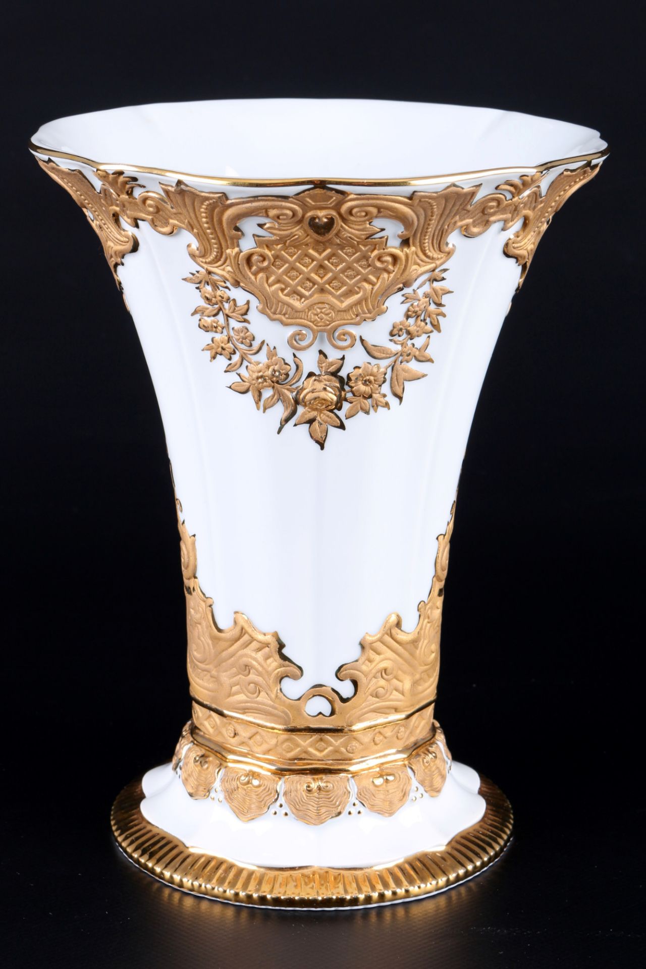 Meissen Prunkvase goldstaffiertes Reliefdekor, splendor vase gold staffed relief, - Bild 2 aus 3