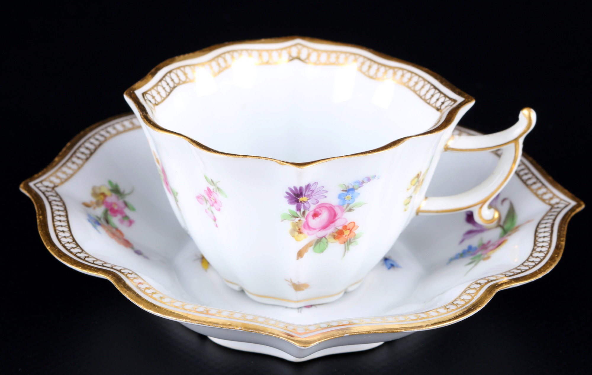 Meissen Flower Bouquet with Galleryborder 2 mocha coffee cups with saucers 1st choice, knob mark, Mo - Image 2 of 3