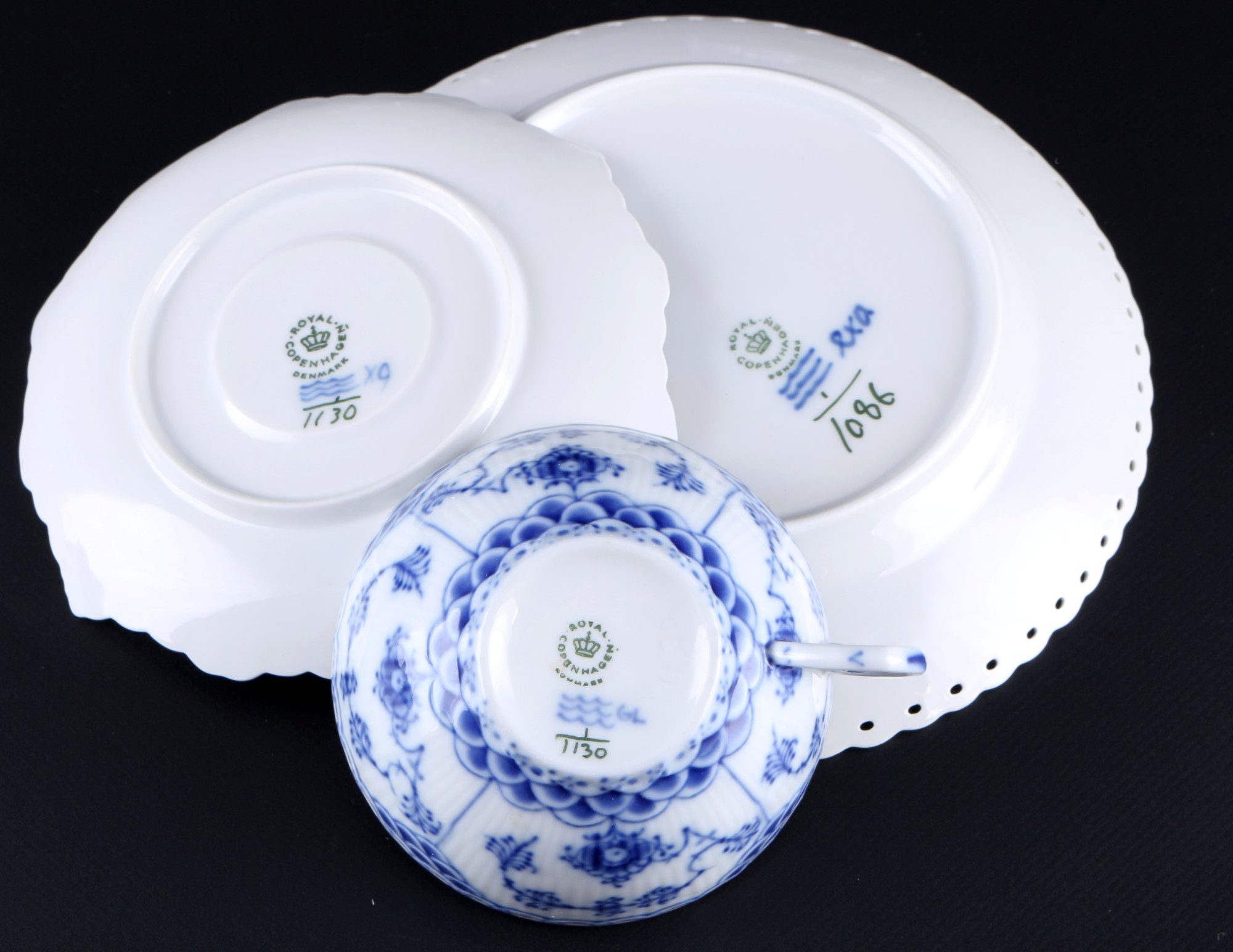 Royal Copenhagen Musselmalet Full Lace 4 tea cups with dessert plates 1130/1086 1st choice, Vollspi - Image 3 of 3