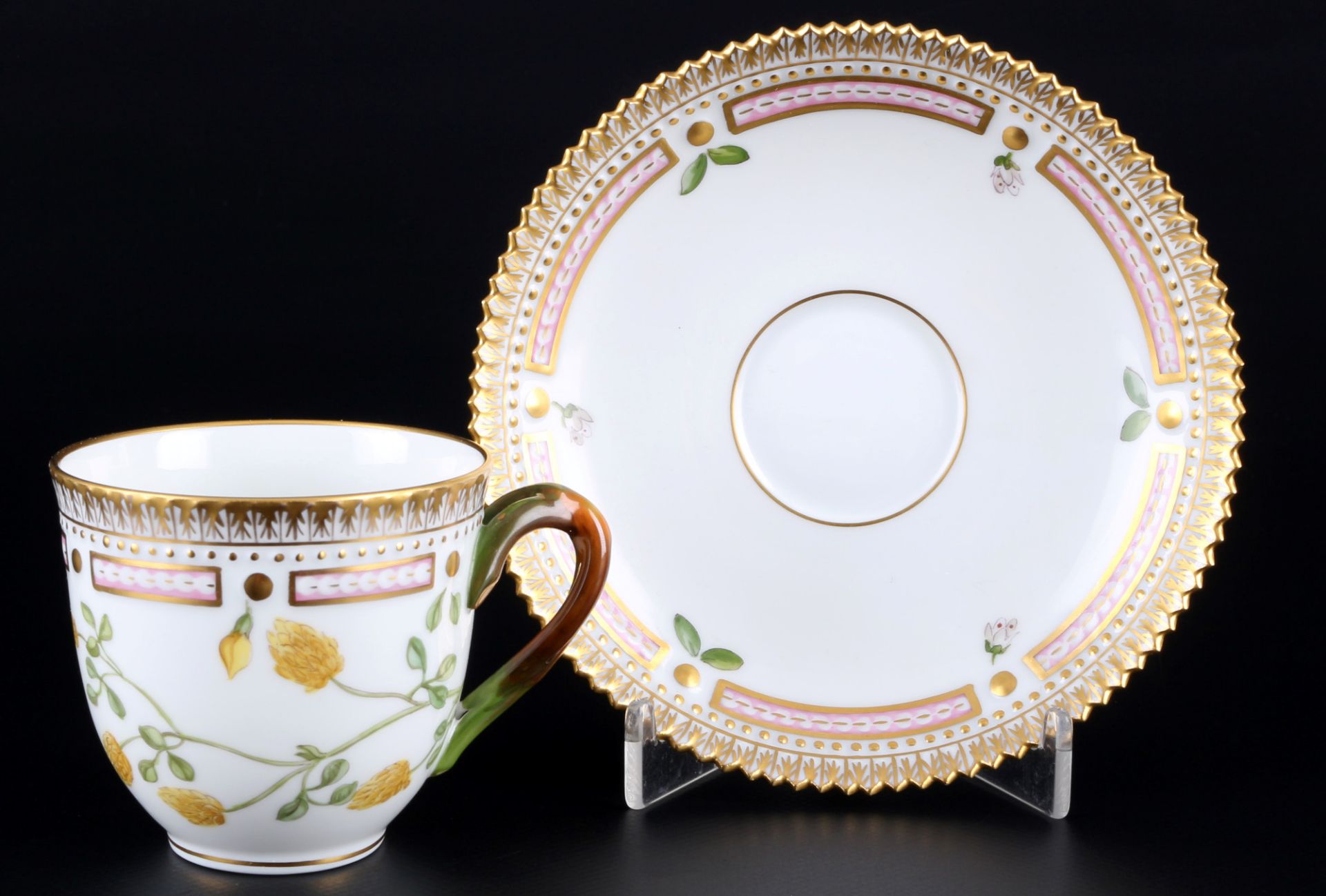 Royal Copenhagen Flora Danica Kaffeetasse 3597, coffee cup with saucer 1st choice,