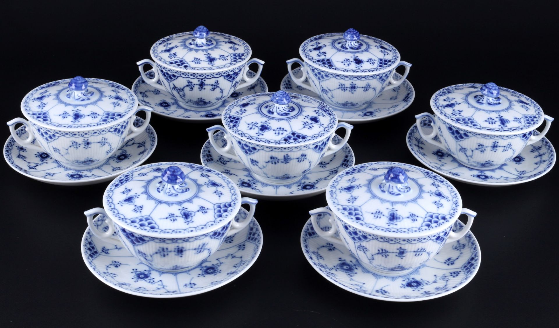 Royal Copenhagen Musselmalet 7 Suppentassen mit Deckel, lidded soup cups,