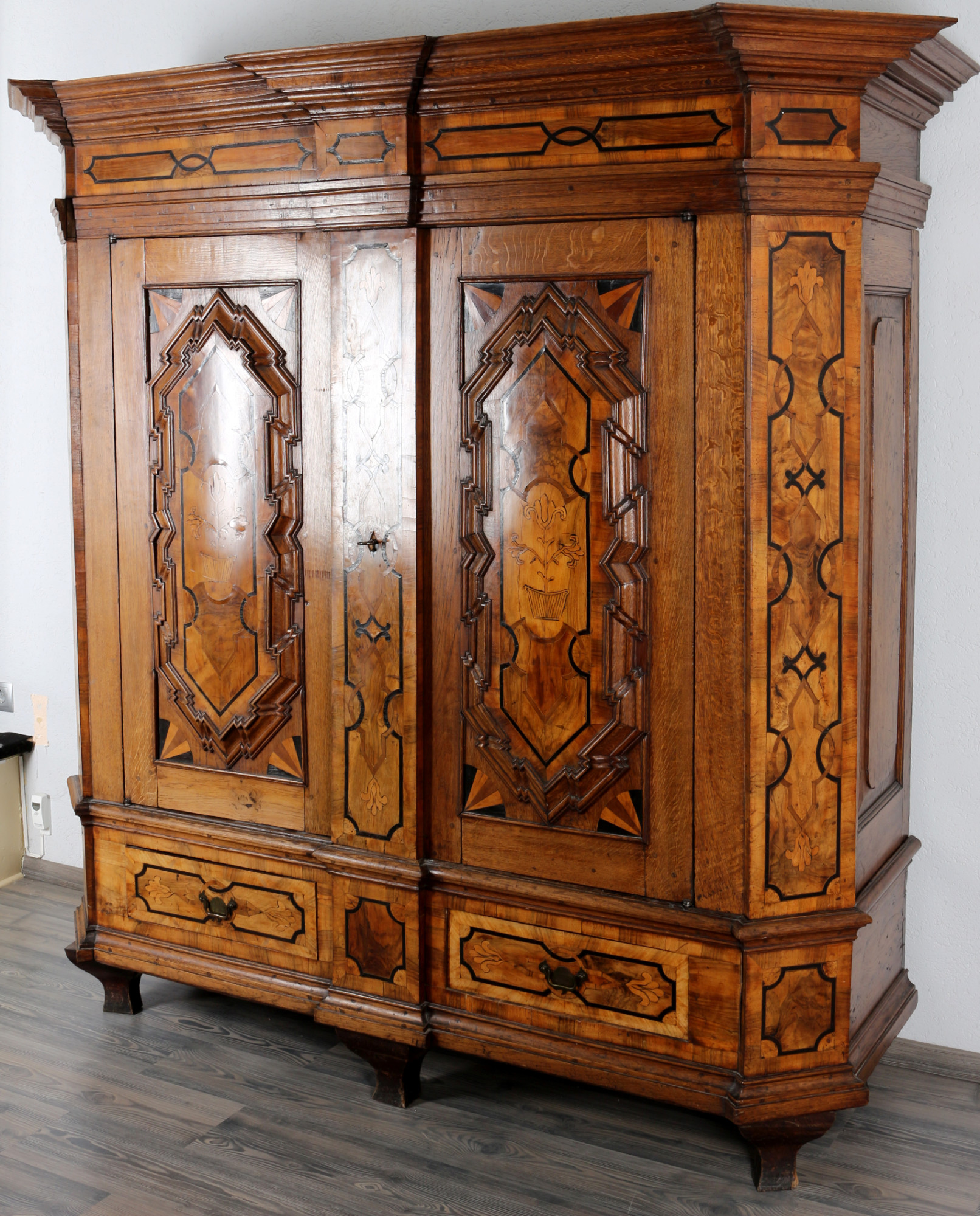 Baroque cabinet 18th century, Barockschrank 18. Jahrhundert, - Image 2 of 5