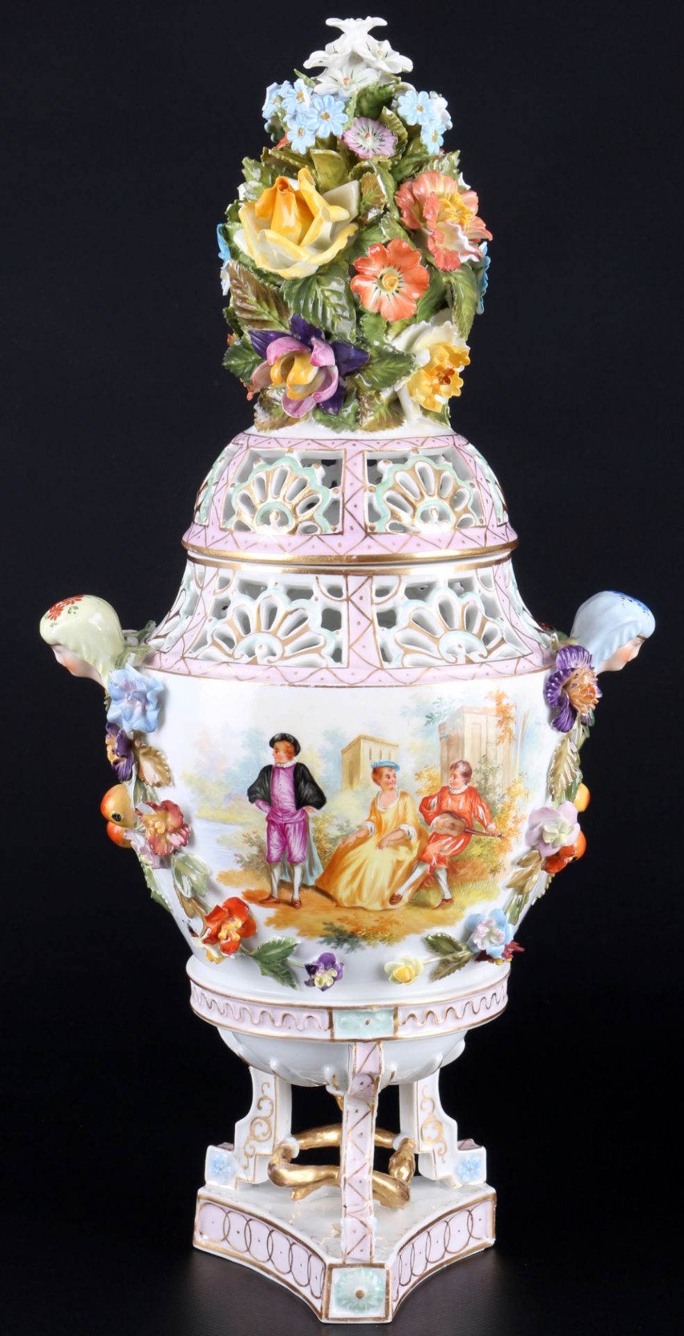 Potschappel Dresden Paar Potpourri-Vasen mit Figurenszenerie und Blumenbukett, pair of lidded potpou - Bild 2 aus 11