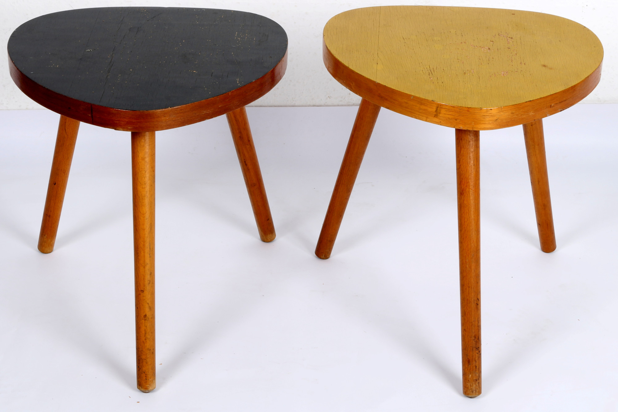 Mid-Century 3 kidney / side tables with 2 stools 50s/60s, Nierentische mit Beistelltisch und 2 Hoc - Image 5 of 5