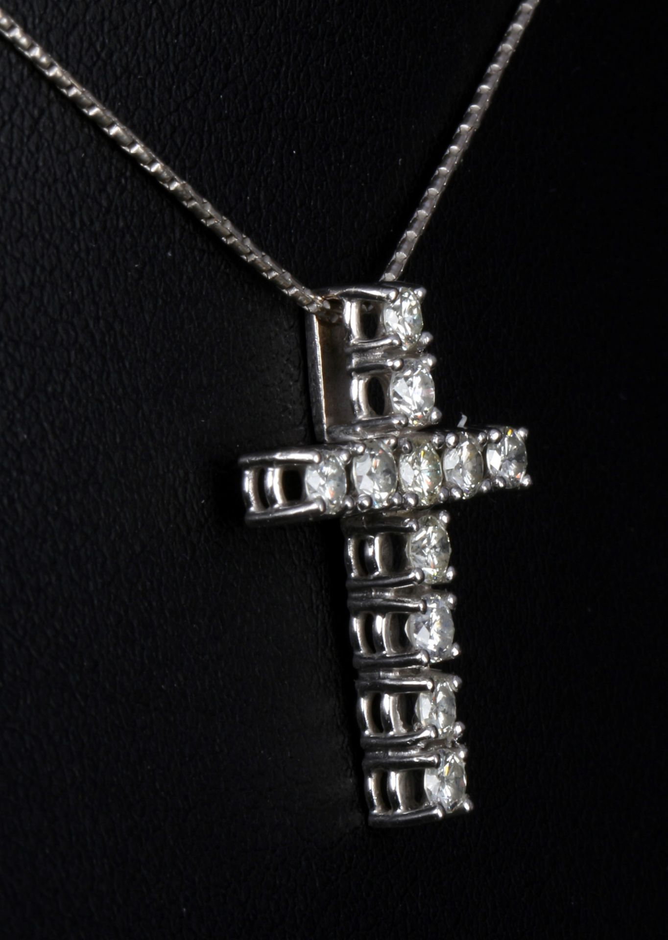 750 gold diamond cross on necklace 0.55ct, 18K Gold Brillanten Kreuz an Halskette, - Image 3 of 5