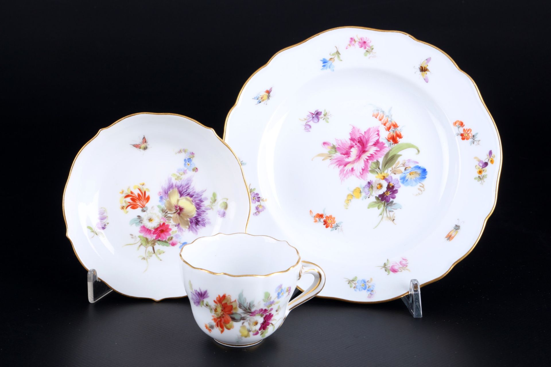 Meissen Flower Bouquet with Insects 8 cups with dessert plates 1st choice, knob mark, Gedecke 1.Wahl - Image 4 of 6