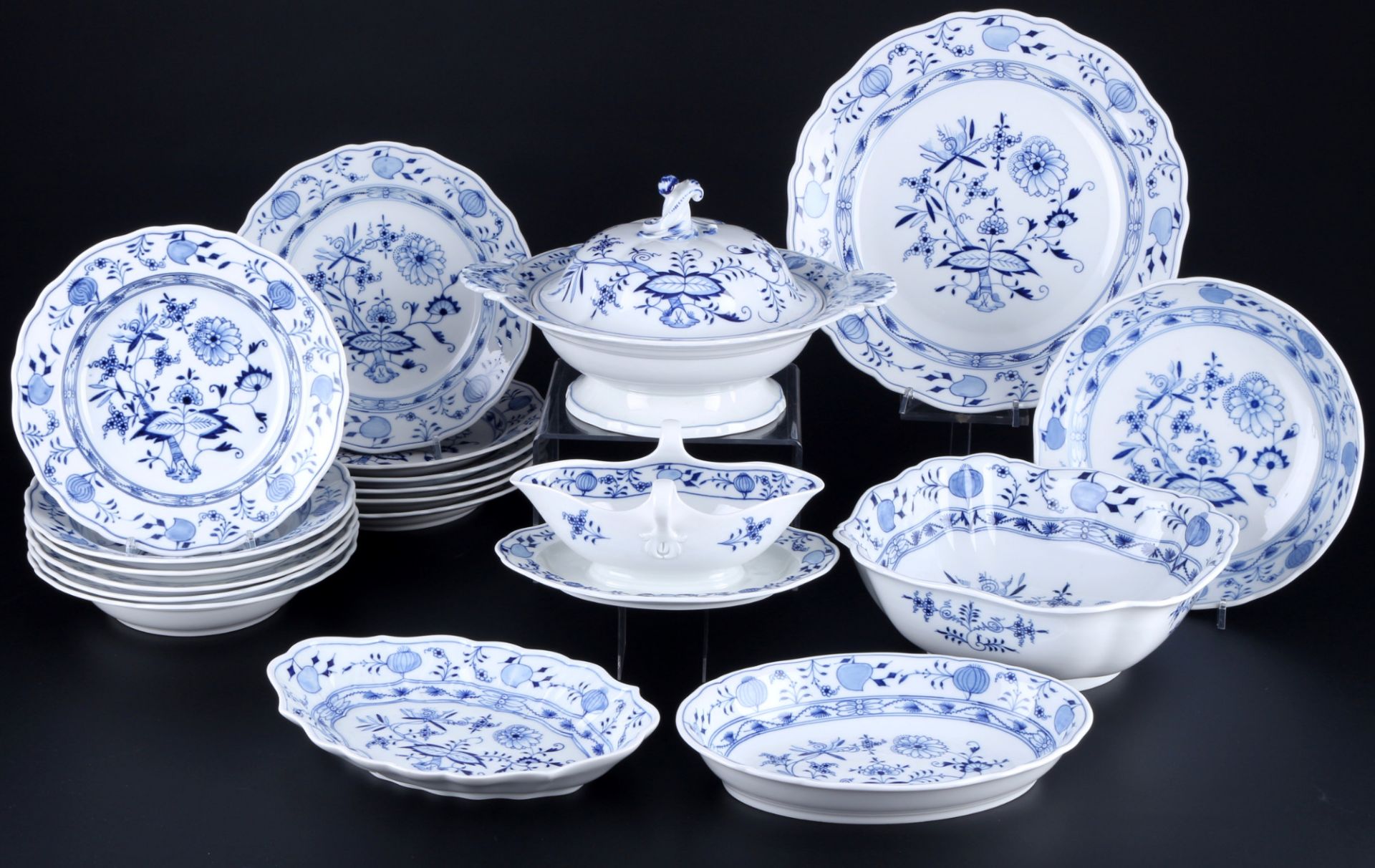 Meissen Zwiebelmuster Speiseservice für 6 Personen 1.Wahl, dinner service for 6 pers. 1st choice,