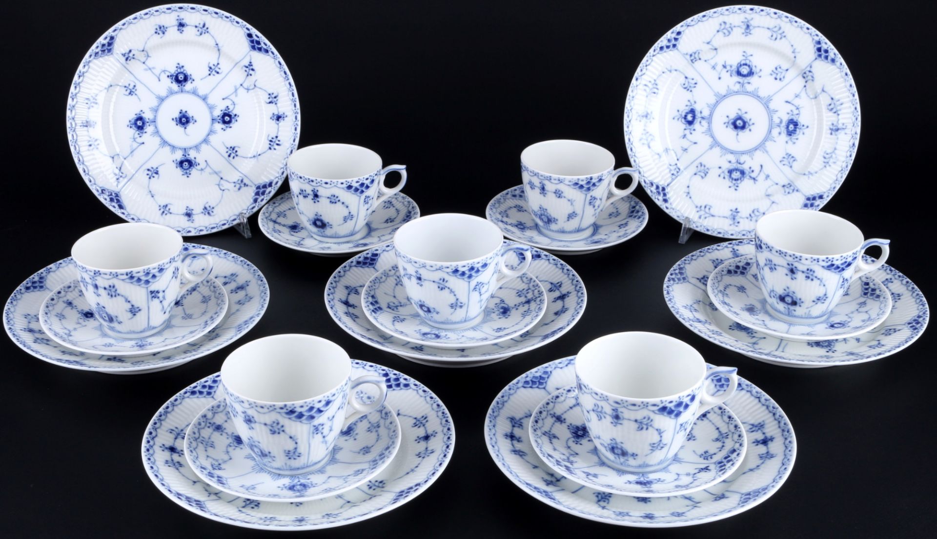 Royal Copenhagen Musselmalet 7 Kaffeegedecke, coffee cups with dessert plates,