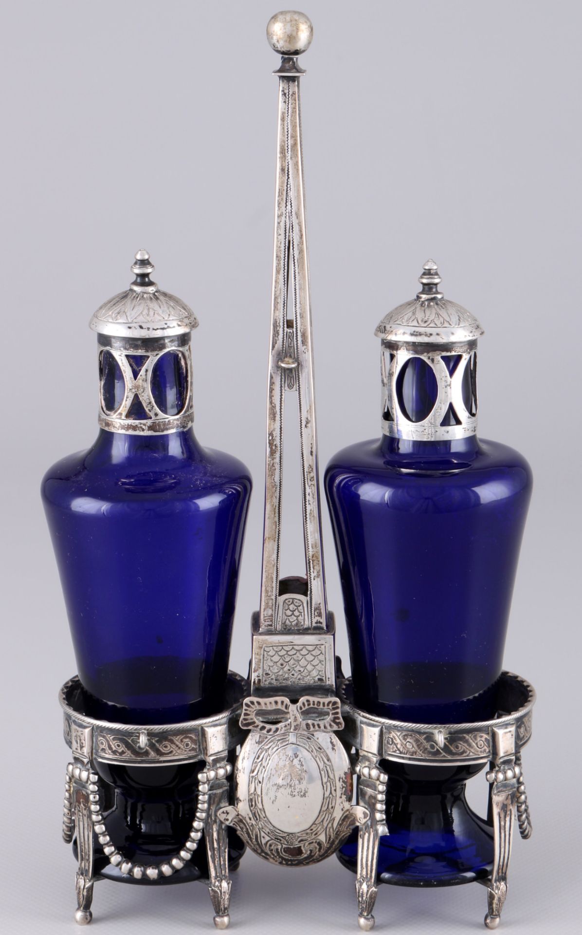 Silver vinegar and oil stand 19th century, Silber 19. Jahrhundert Menage mit Essig und Öl,