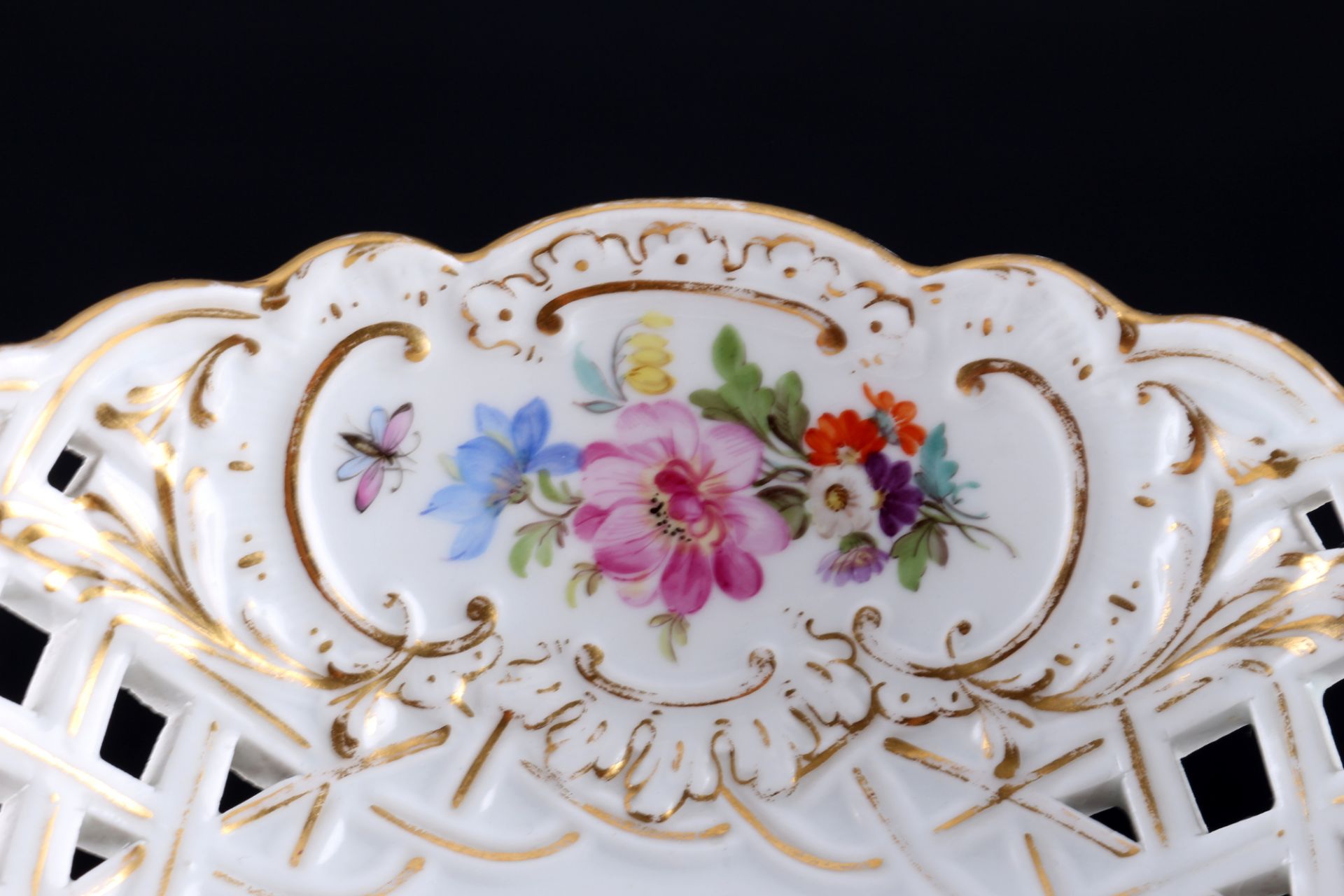 Meissen Blumenbukett große Durchbruchschale und Prunkkorb 1.Wahl, Knaufmarke, large cutwork bowl and - Bild 7 aus 7