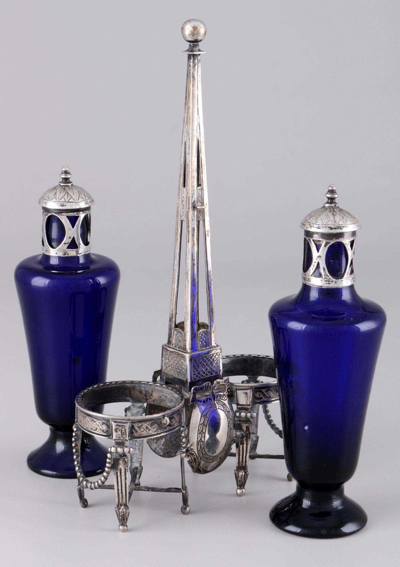 Silver vinegar and oil stand 19th century, Silber 19. Jahrhundert Menage mit Essig und Öl, - Image 4 of 5