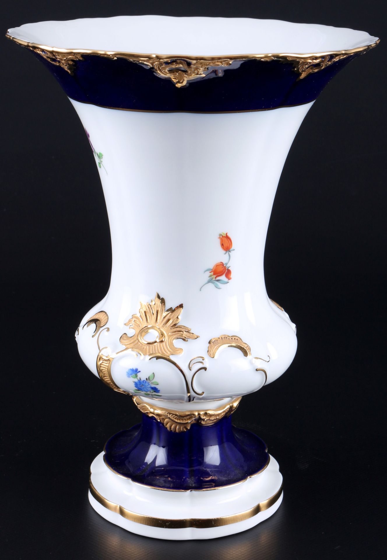 Meissen Blumenbukett mit kobaltblauem Rand große Kratervase 1.Wahl, large crater vase 1st choice, - Bild 3 aus 4